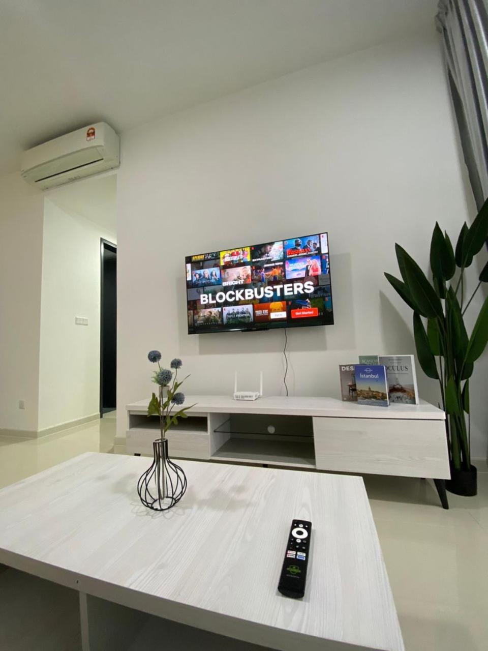 Pangsapuri Sunway Velocity Two, By De Harlequins *